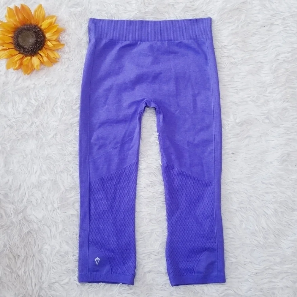 IVIVVA Seamless Compression Crop Leggings Purple